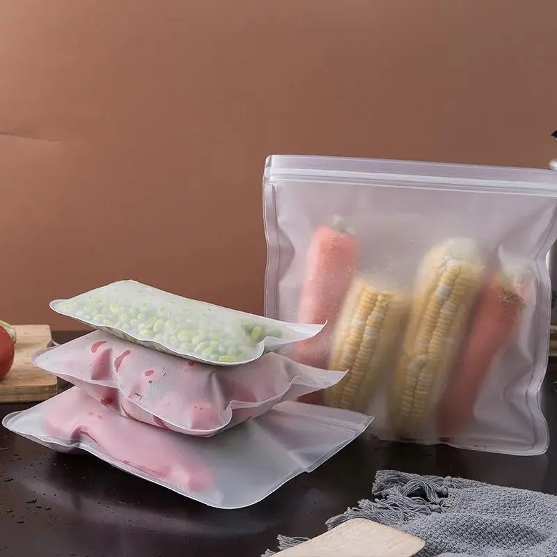 Shop reusable silicone food storage bags—BPA-free, leakproof, eco-friendly, and microwave-safe. Perfect for meal prep, leftovers, snacks, and travel.